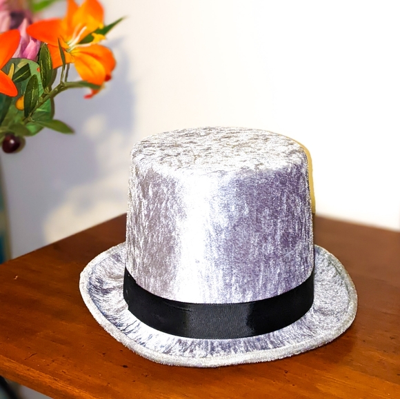 Soothing Velvet Silver Grey & Black Unisex Top Hat One Size Fits Most Adults - Picture 3 of 3